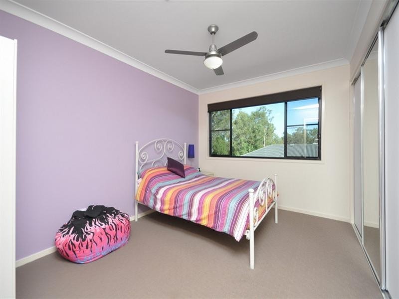 27 Feathertail Place, Gumdale QLD 4154