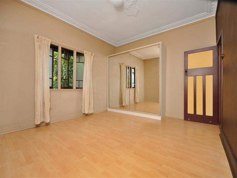 24 Bennetts Road, Camp Hill QLD 4152