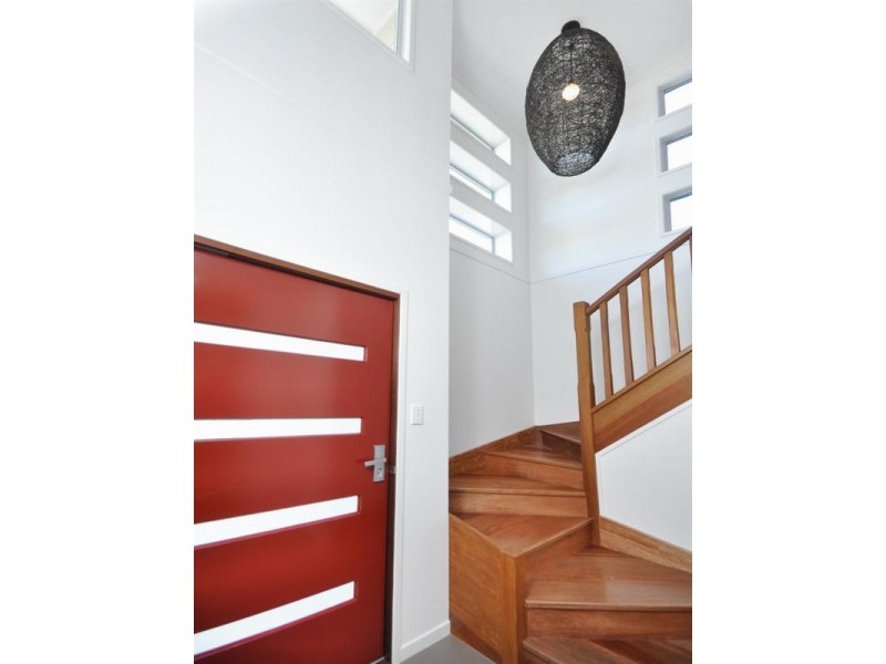 92 Effingham Street, Tarragindi QLD 4121