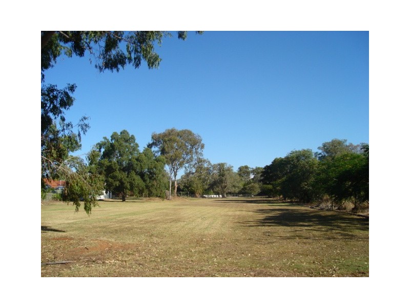 27 Tingalpa Street, Wynnum West QLD 4178