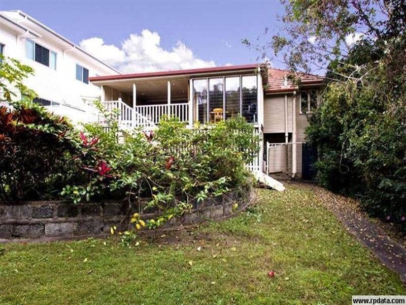 14 Solar Street, Coorparoo QLD 4151