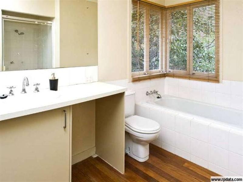 14 Solar Street, Coorparoo QLD 4151