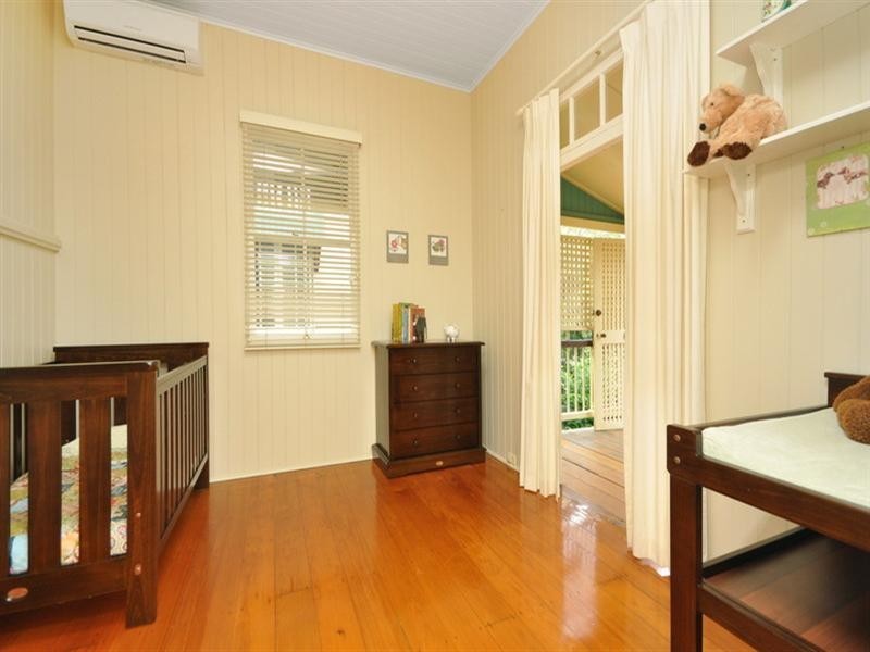 17 Grove Street, Albion QLD 4010