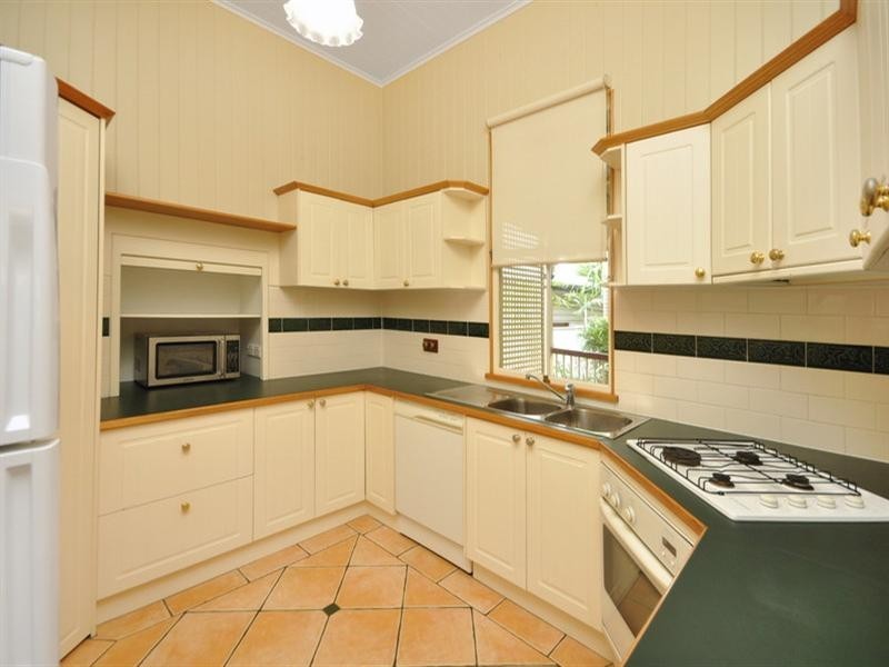 17 Grove Street, Albion QLD 4010