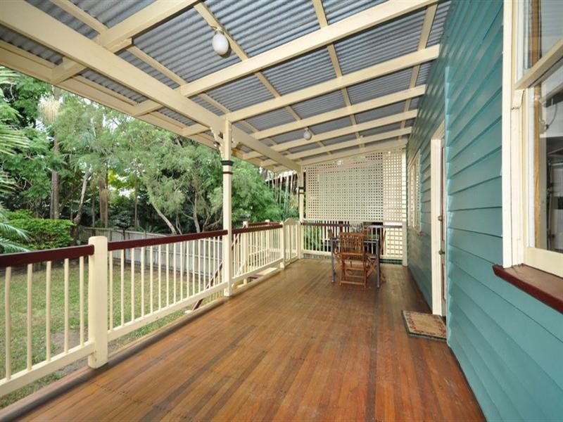 17 Grove Street, Albion QLD 4010