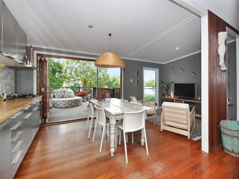 370 Cavendish Road, Coorparoo QLD 4151