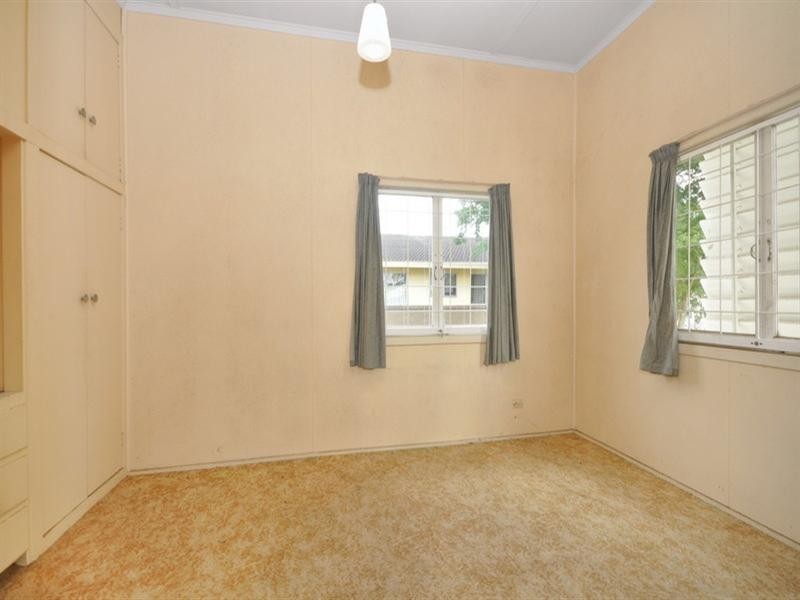 25 Galway Street, Greenslopes QLD 4120