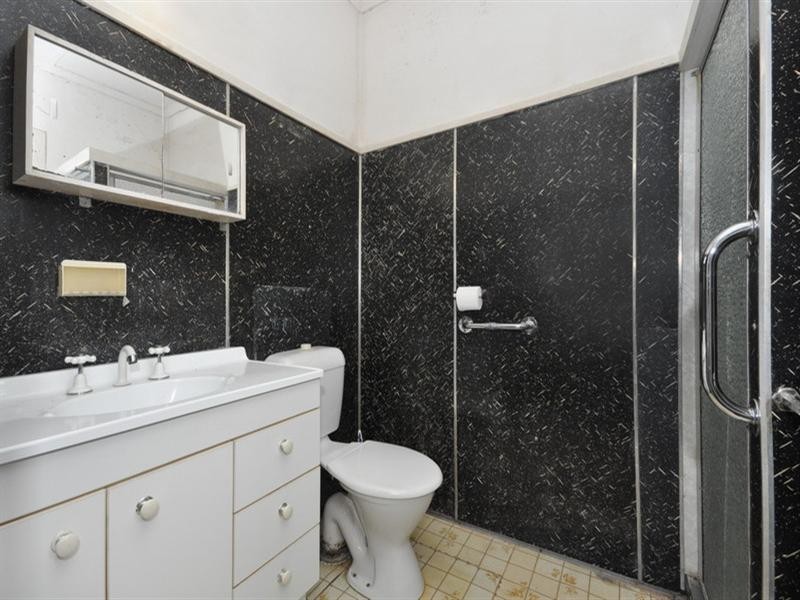 25 Galway Street, Greenslopes QLD 4120