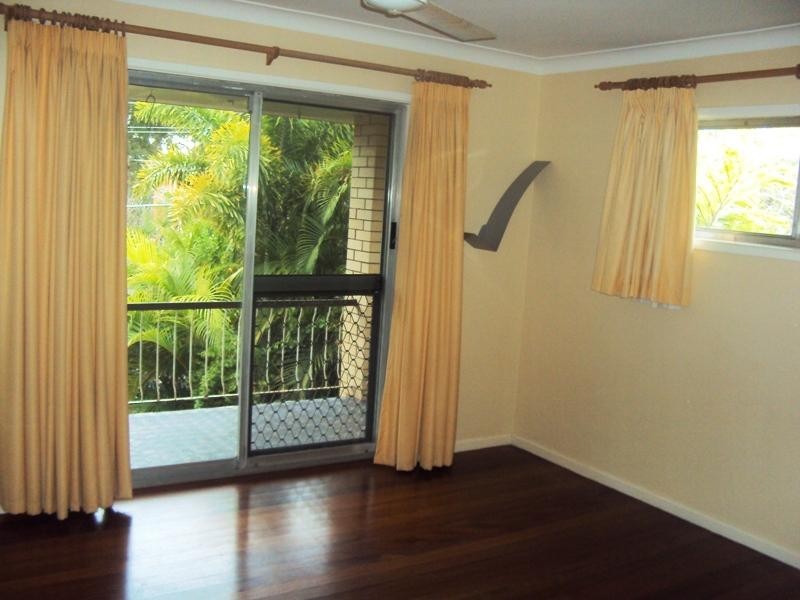 11 Algona Street, Holland Park West QLD 4121