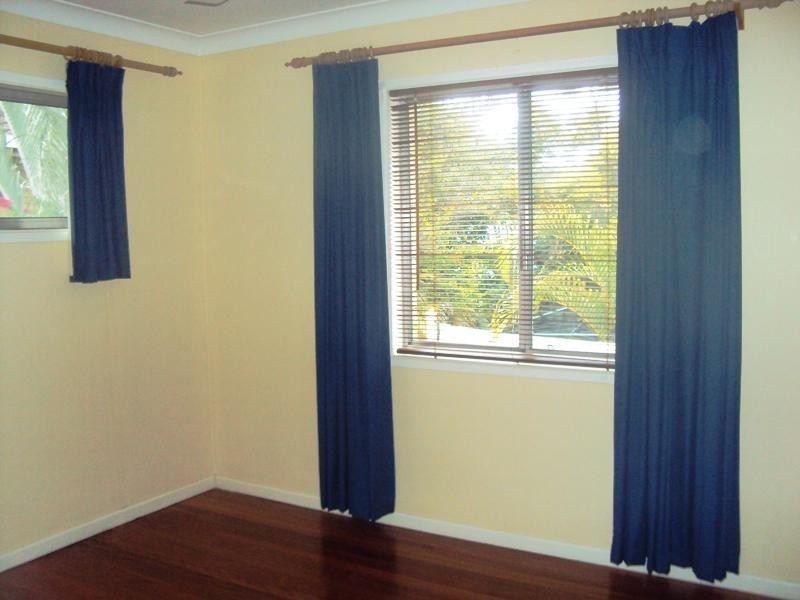 11 Algona Street, Holland Park West QLD 4121