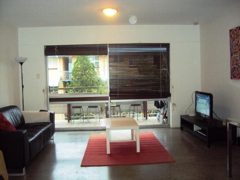 2/16 Rialto Street, Coorparoo QLD 4151