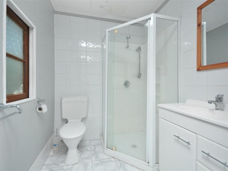 24 Bennetts Road, Camp Hill QLD 4152