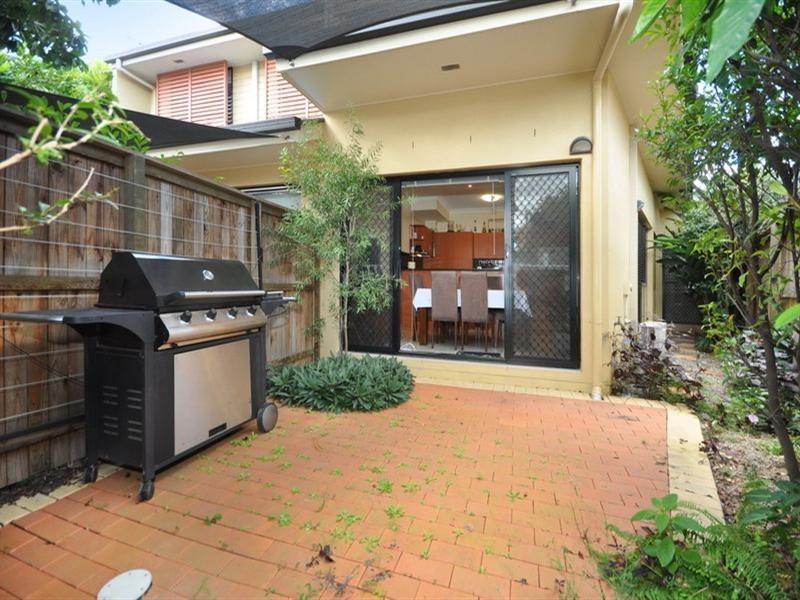 12a Kirkland Avenue, Coorparoo QLD 4151