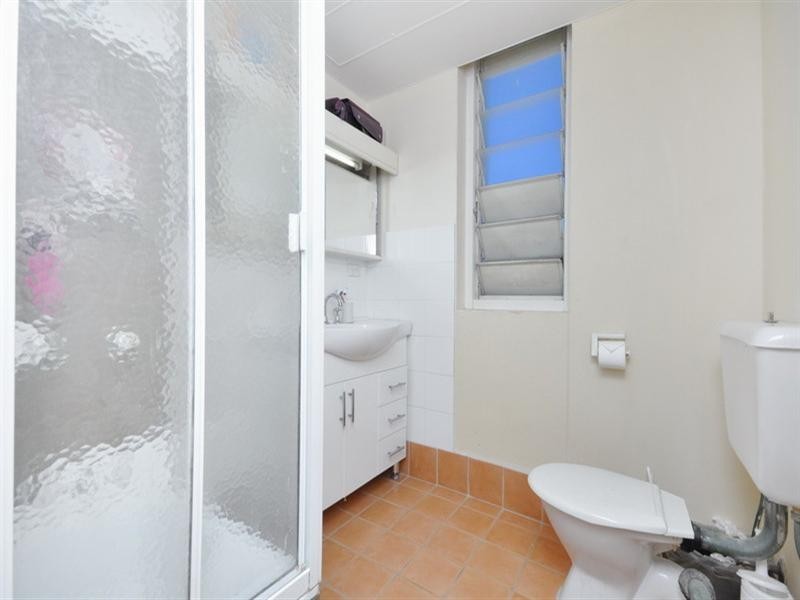 4/223 Cavendish Road, Coorparoo QLD 4151