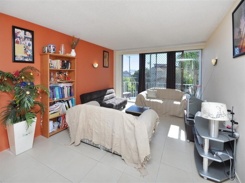 4/223 Cavendish Road, Coorparoo QLD 4151