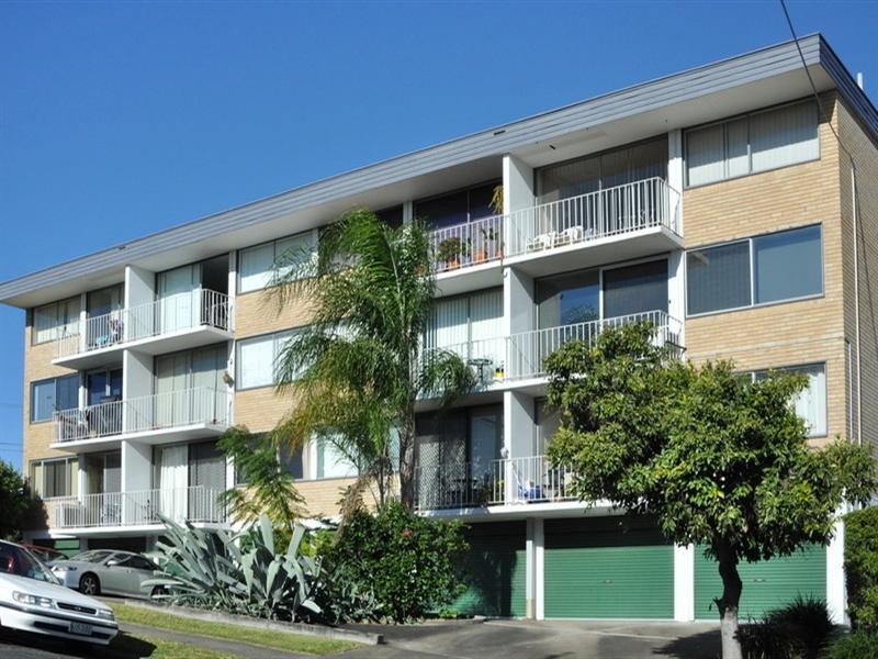 4/223 Cavendish Road, Coorparoo QLD 4151