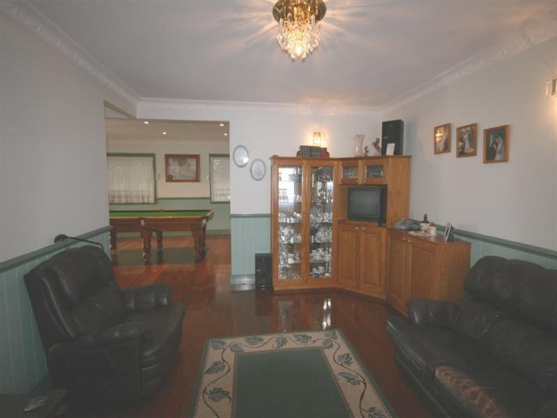 109 Layard Street, Holland Park QLD 4121