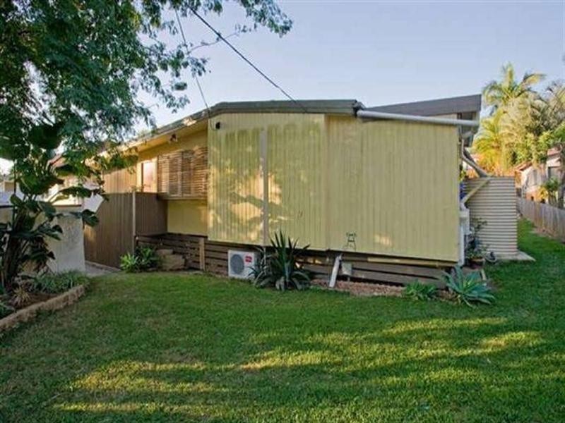 138 Bapaume Road, Holland Park West QLD 4121