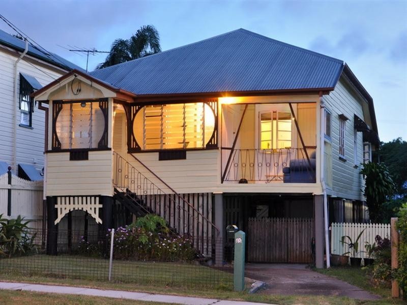 65 Macrossan Avenue, Norman Park QLD 4170