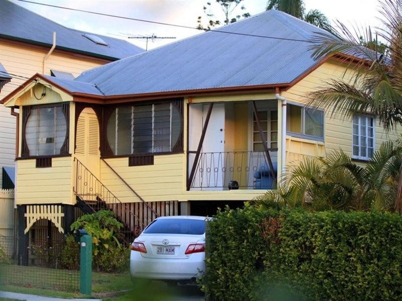 65 Macrossan Avenue, Norman Park QLD 4170