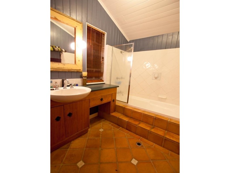 42 Derby Street, Coorparoo QLD 4151