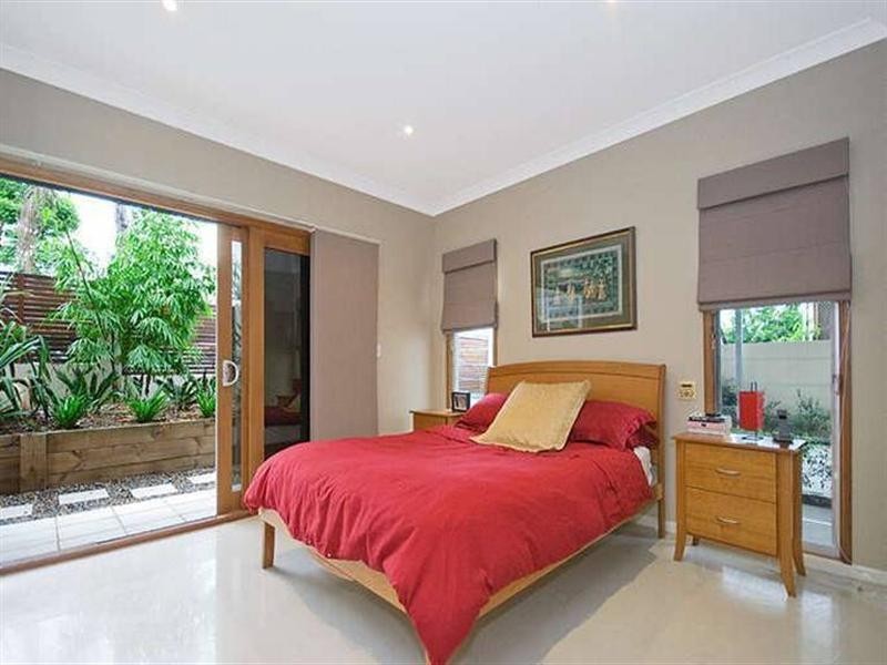 18 Vanda Street, Woolloongabba QLD 4102