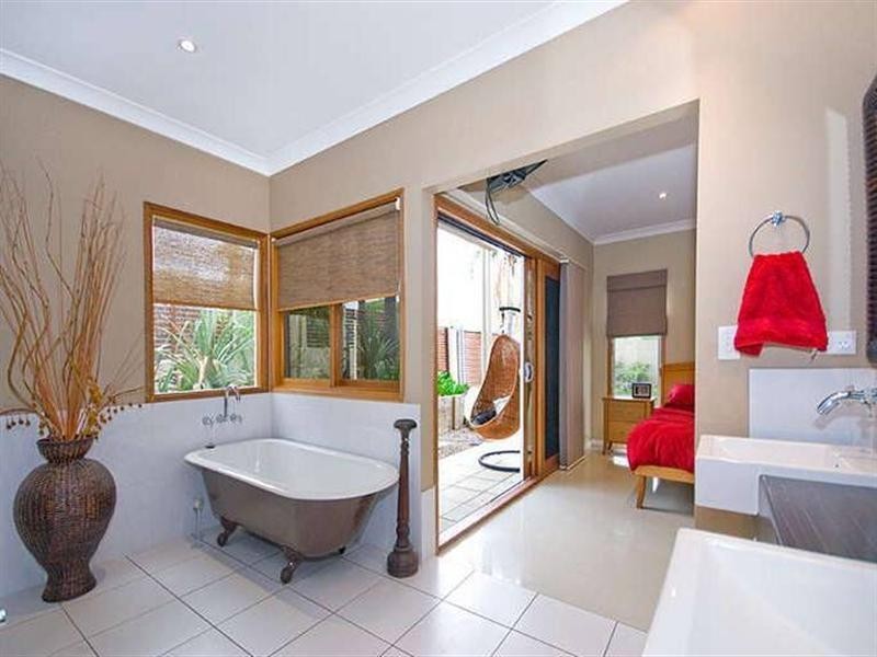 18 Vanda Street, Woolloongabba QLD 4102