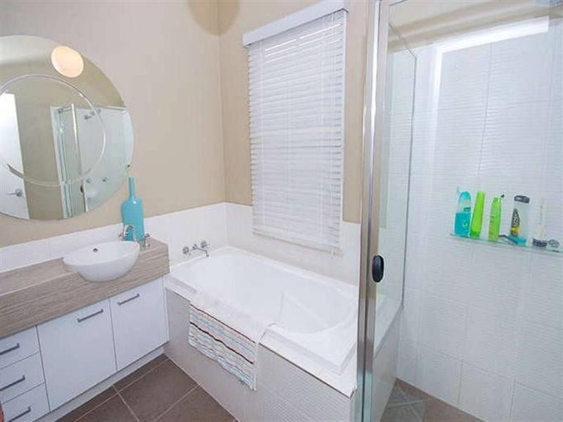 18 Vanda Street, Woolloongabba QLD 4102