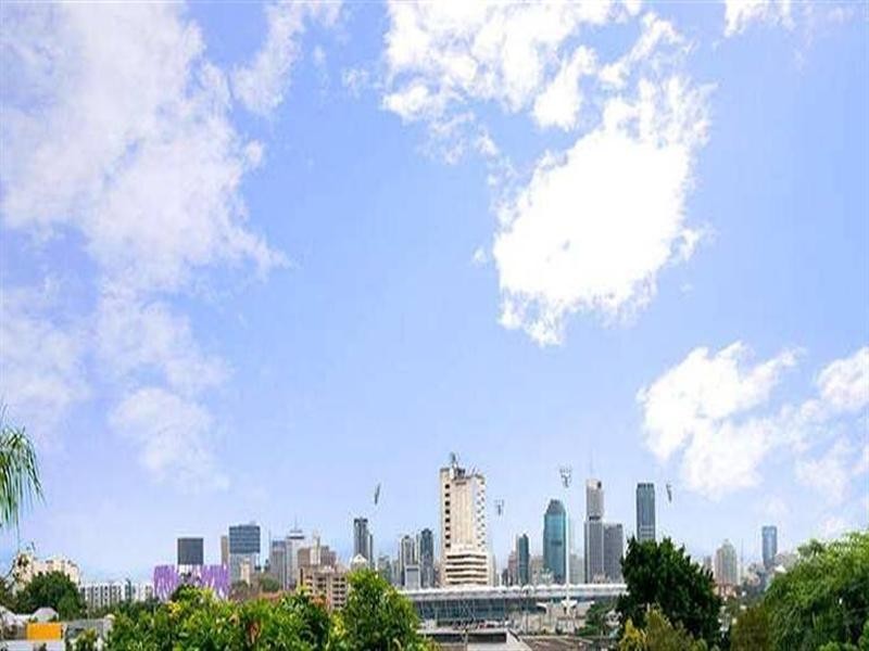 18 Vanda Street, Woolloongabba QLD 4102