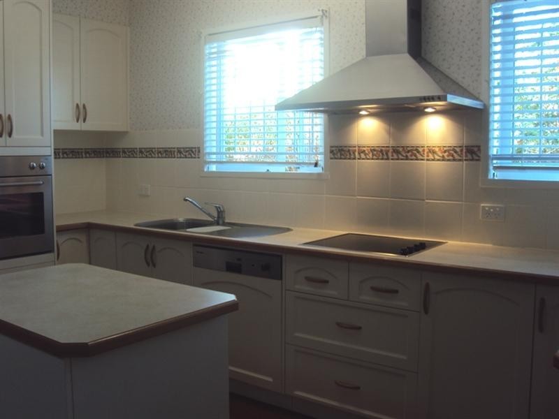 92 Solar Street, Coorparoo QLD 4151