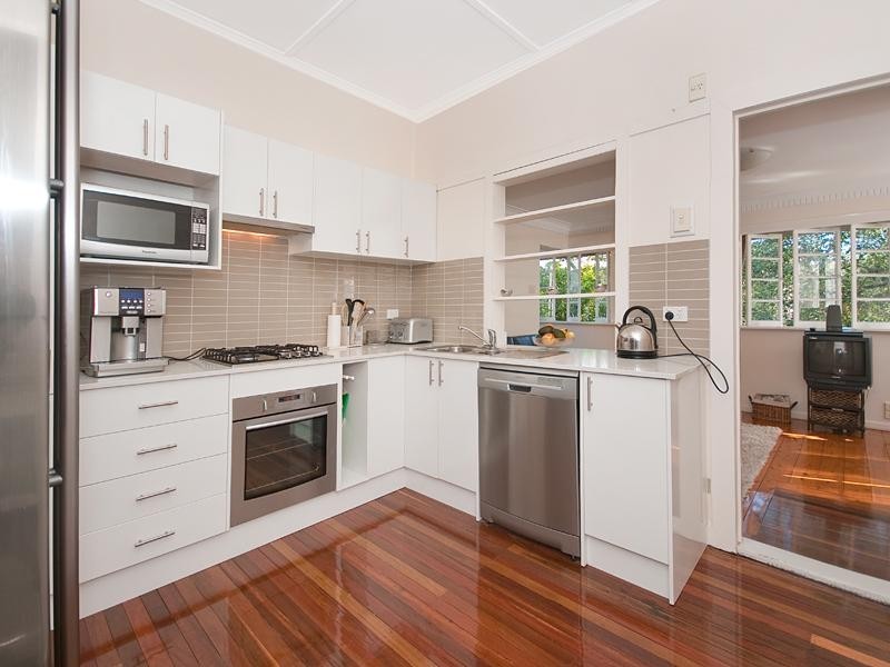 38 Douglas Street, Greenslopes QLD 4120