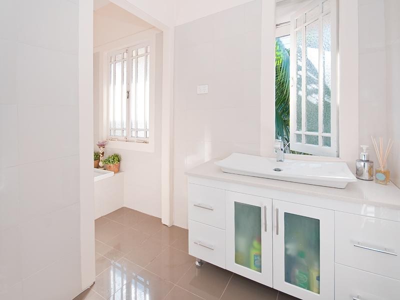 38 Douglas Street, Greenslopes QLD 4120