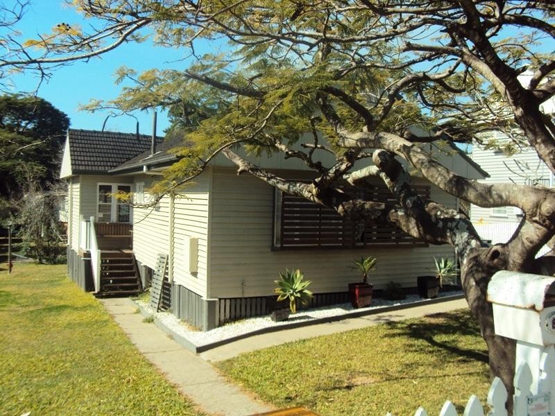 82 Lancaster Street, Coorparoo QLD 4151