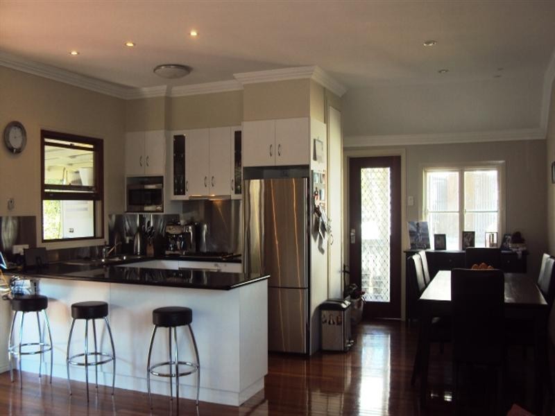 82 Lancaster Street, Coorparoo QLD 4151