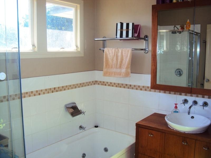 82 Lancaster Street, Coorparoo QLD 4151