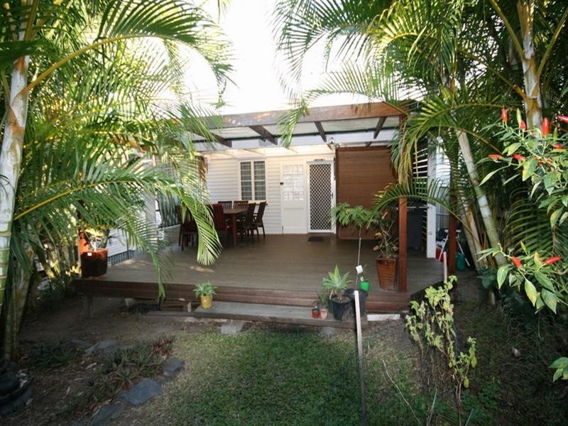 34 Third Street, Camp Hill QLD 4152