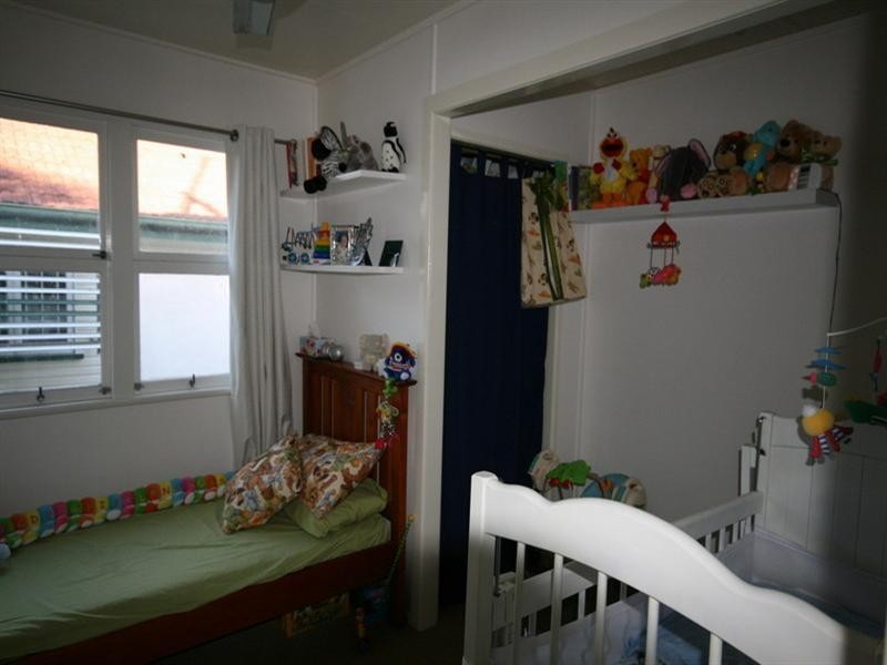 34 Third Street, Camp Hill QLD 4152