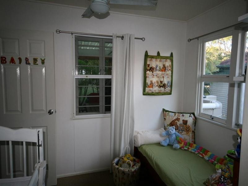 34 Third Street, Camp Hill QLD 4152