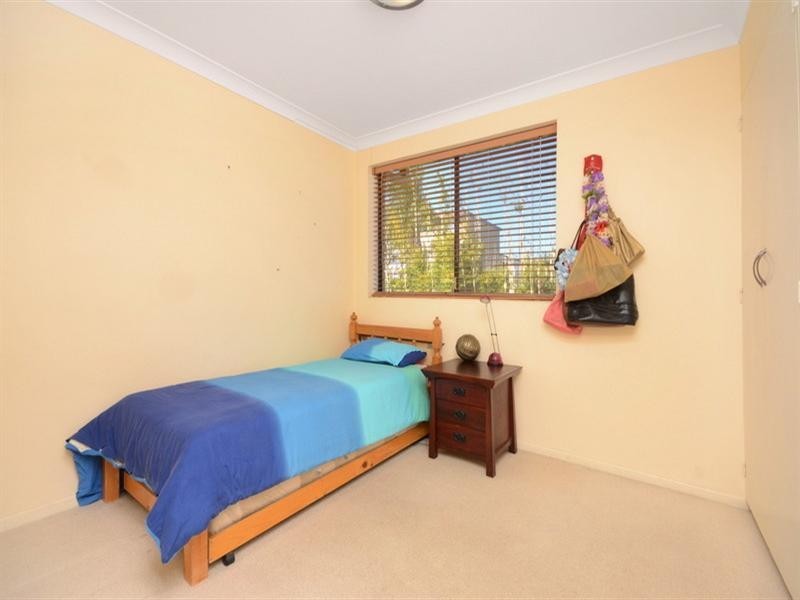 6/10 Knowsley Street, Greenslopes QLD 4120