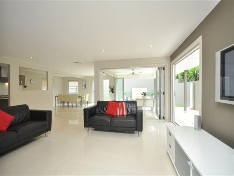 213 Ferguson Road, Norman Park QLD 4170