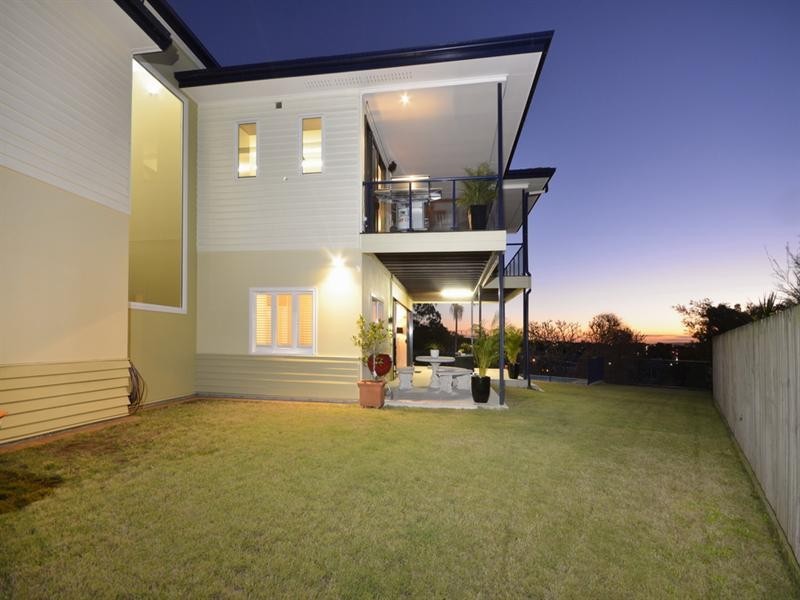 11 Buena Vista Avenue, Coorparoo QLD 4151