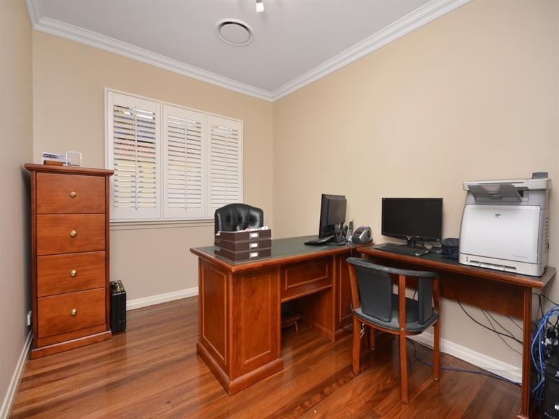 11 Buena Vista Avenue, Coorparoo QLD 4151