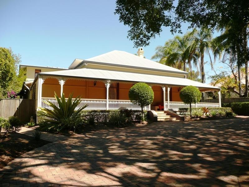 257 CHATSWORTH Road, Coorparoo QLD 4151