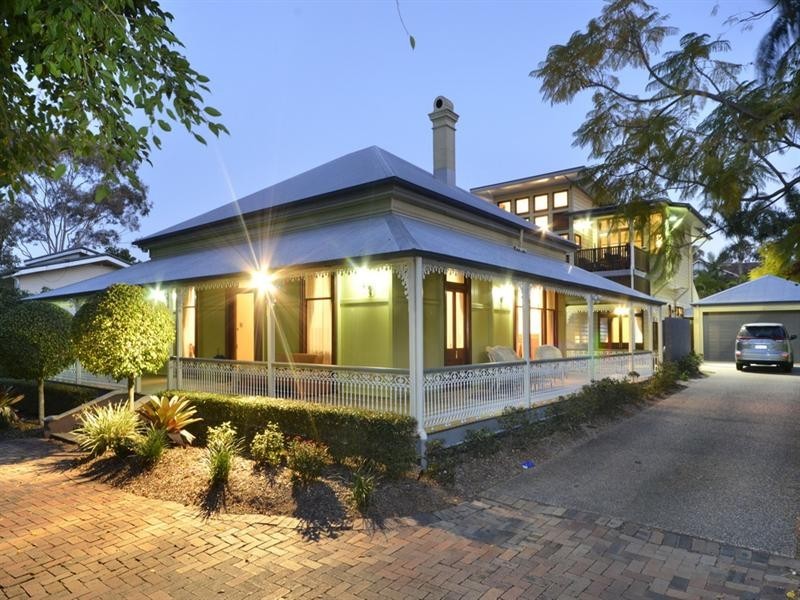 257 CHATSWORTH Road, Coorparoo QLD 4151