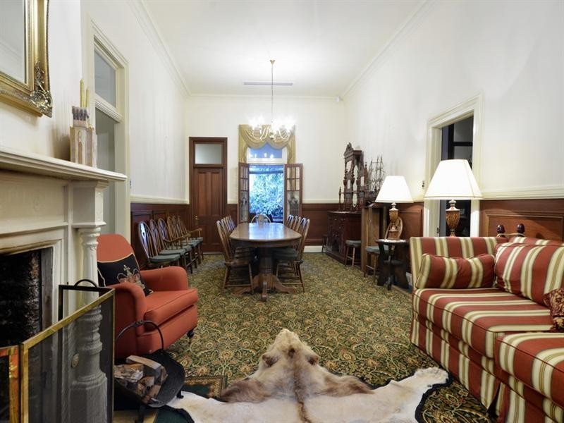 257 CHATSWORTH Road, Coorparoo QLD 4151