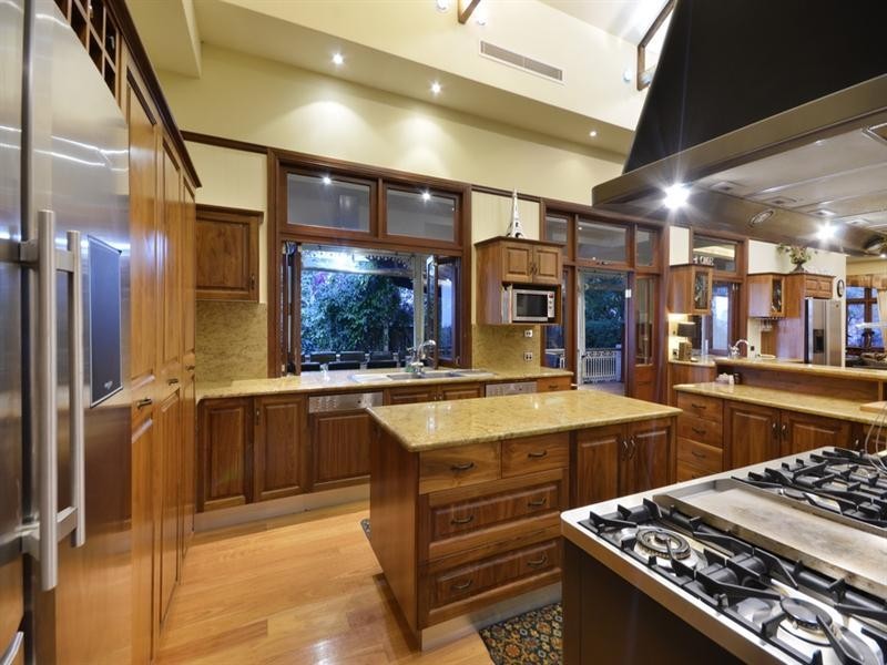 257 CHATSWORTH Road, Coorparoo QLD 4151