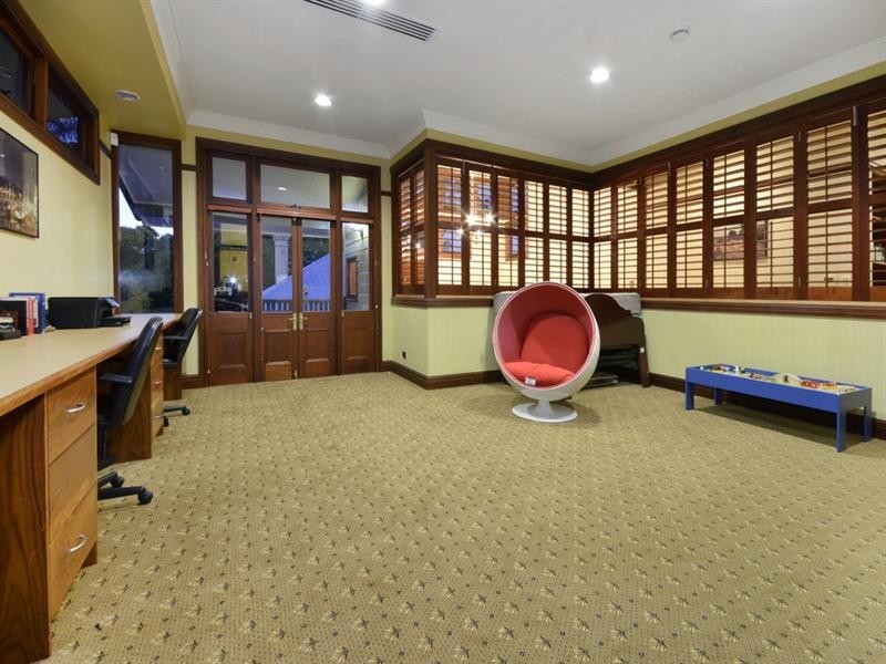 257 CHATSWORTH Road, Coorparoo QLD 4151