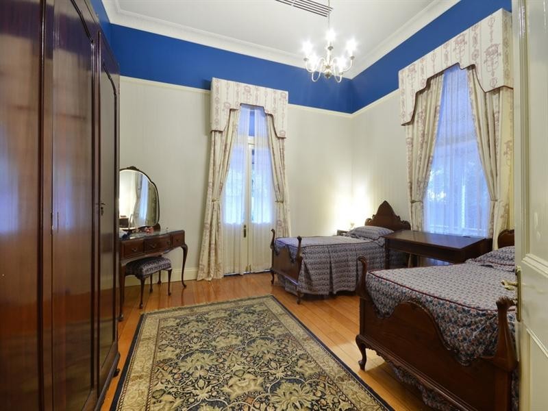 257 CHATSWORTH Road, Coorparoo QLD 4151