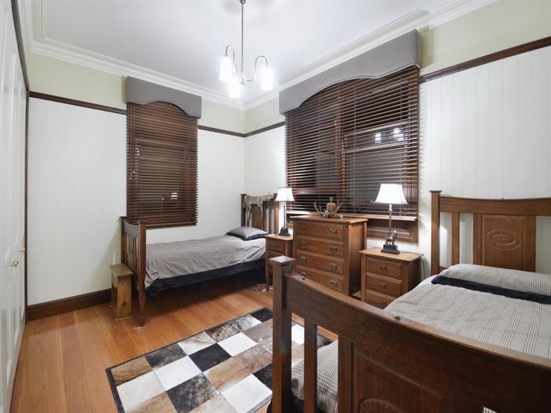 257 CHATSWORTH Road, Coorparoo QLD 4151