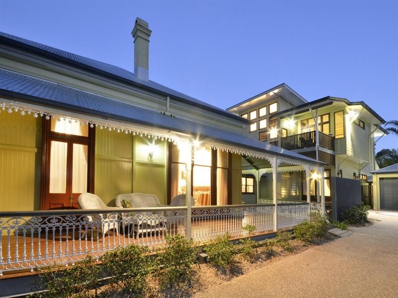 257 CHATSWORTH Road, Coorparoo QLD 4151